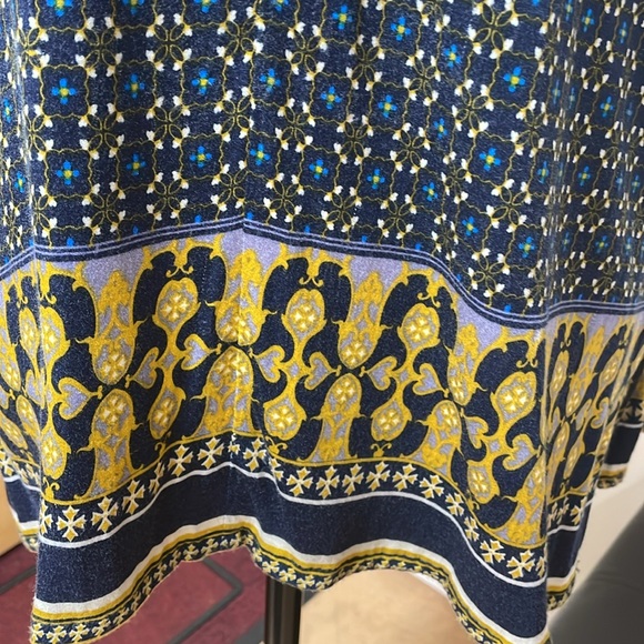 Tribal top - Picture 6 of 10